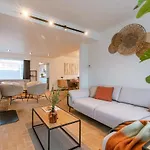 Huswell - Spacious House With Sunny Garden