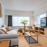Huswell - Spacious House With Sunny Garden