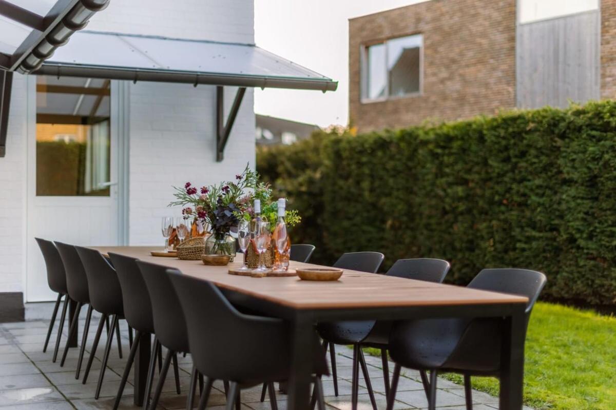 Huswell - Spacious House With Sunny Garden Villa